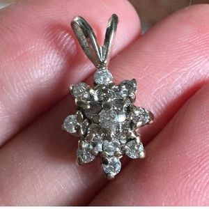 V intage antique dainty pendant 14k gold with 15 round diamonds